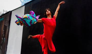 El baile le llegó de manera natural, por estar rodeado de arte y energía femenina. El baile le llegó de manera natural, por estar rodeado de arte y energía femenina.