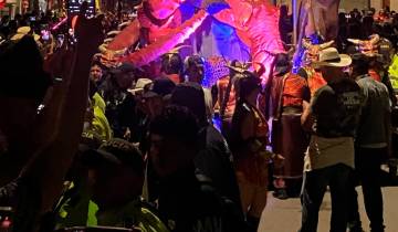 El Diablo del Carnaval sale el sábado, en un desfile por las calles de Riosucio. El de este año midió seis metros ochenta. Foto: Mónica Quintero R. $!El Diablo del Carnaval sale el sábado, en un desfile por las calles de Riosucio. El de este año midió seis metros ochenta. Foto: Mónica Quintero R.