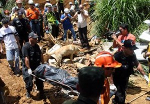 Avalancha en el Popular Uno. Foto de Henry Agudelo (2).