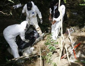 Una nena de 16 años y un joven de 19 fueron apuñalados y enterrados en la vereda Los Gómez, de Itagüí. Los hallaron el 5 de agosto.