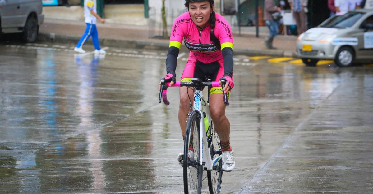 Estefanía Herrera celebra en Vuelta