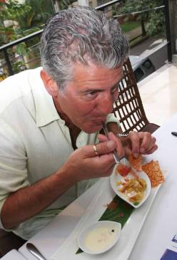 Anthony Bourdain durante su visita a Medellín. Foto Juan Fernando Cano Anthony Bourdain durante su visita a Medellín. Foto Juan Fernando Cano