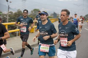Vea las imágenes del río humano que engalanó la Maratón Medellín Vea las imágenes del río humano que engalanó la Maratón Medellín