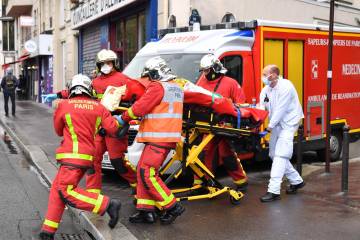Ataque en antigua sede de Charlie Hebdo en París deja cuatro heridos Ataque en antigua sede de Charlie Hebdo en París deja cuatro heridos