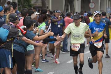 Vea las imágenes del río humano que engalanó la Maratón Medellín Vea las imágenes del río humano que engalanó la Maratón Medellín