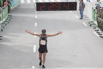Vea las imágenes del río humano que engalanó la Maratón Medellín Vea las imágenes del río humano que engalanó la Maratón Medellín
