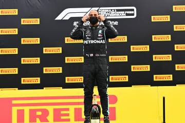 Hamilton logra su primera victoria en el GP de Austria Hamilton logra su primera victoria en el GP de Austria