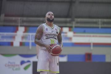 Tigrillos triunfa en su debut en la Liga Profesional de Baloncesto Tigrillos triunfa en su debut en la Liga Profesional de Baloncesto