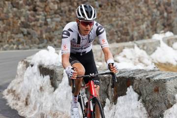 Wilco Kelderman, nuevo líder del Giro de Italia; Joao Almeida cedió la maglia rosa tras 15 días Wilco Kelderman, nuevo líder del Giro de Italia; Joao Almeida cedió la maglia rosa tras 15 días