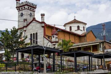 <p>San Antonio de Prado, el </p><p>pequeño gran vecino de Medellín </p> <p>San Antonio de Prado, el </p><p>pequeño gran vecino de Medellín </p>