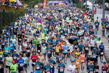 Vea las imágenes del río humano que engalanó la Maratón Medellín Vea las imágenes del río humano que engalanó la Maratón Medellín