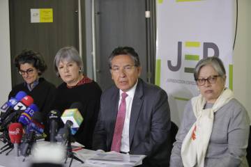 Fiscalía entregó a la JEP informe sobre líderes asesinados y dineros de Farc Fiscalía entregó a la JEP informe sobre líderes asesinados y dineros de Farc