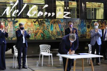 La Nación selló compromiso por $3,8 billones para el Toyo y metro La Nación selló compromiso por $3,8 billones para el Toyo y metro