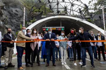 Se abre la Línea con el homenaje a sus 6.050 trabajadores Se abre la Línea con el homenaje a sus 6.050 trabajadores
