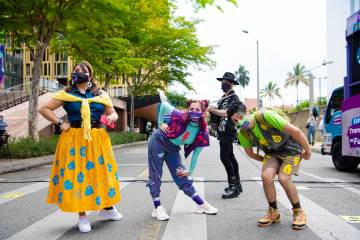 Estudiantes de Medellín en riesgo de deserción del sistema escolar por la pandemia Estudiantes de Medellín en riesgo de deserción del sistema escolar por la pandemia