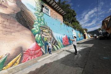 En Venecia inauguran la nueva Calle de los murales En Venecia inauguran la nueva Calle de los murales