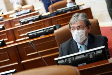 Cámara de Representantes no aprobó moción de censura al ministro de Defensa Carlos Holmes Cámara de Representantes no aprobó moción de censura al ministro de Defensa Carlos Holmes