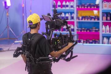 Netflix crea fondo para ayudar al sector audiovisual en Colombia Netflix crea fondo para ayudar al sector audiovisual en Colombia