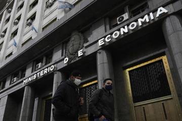 Crisis económica de Argentina acreedores rechazan oferta del gobierno para restaurar deuda Crisis económica de Argentina acreedores rechazan oferta del gobierno para restaurar deuda