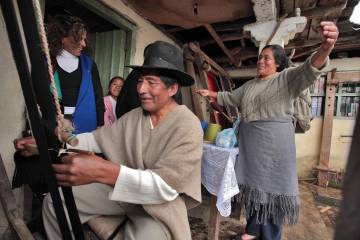 En Vístete de Colombia, personalidades, músicos y diseñadores apadrinan un artesano En Vístete de Colombia, personalidades, músicos y diseñadores apadrinan un artesano