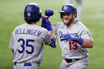 Dodgers ganan el quinto juego a Rays 4-2 y quedan a un triunfo de ganar la Serie Mundial de béisbol Dodgers ganan el quinto juego a Rays 4-2 y quedan a un triunfo de ganar la Serie Mundial de béisbol