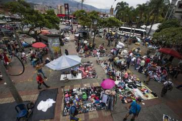 Los venteros y la pandemia en el Bazar de los puentes Los venteros y la pandemia en el Bazar de los puentes