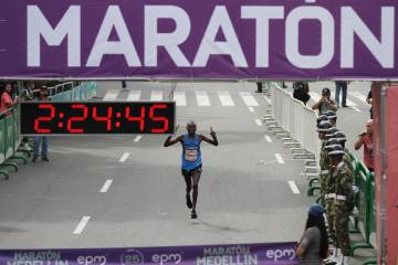 Vea las imágenes del río humano que engalanó la Maratón Medellín Vea las imágenes del río humano que engalanó la Maratón Medellín