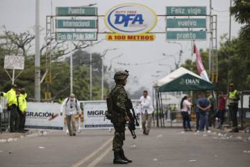 Venezolanos retornaron a su país tras confusión en frontera con Colombia Venezolanos retornaron a su país tras confusión en frontera con Colombia