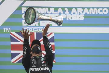 Hamilton iguala a Schumacher el récord de 91 victorias tras ganar GP de Eifel Hamilton iguala a Schumacher el récord de 91 victorias tras ganar GP de Eifel