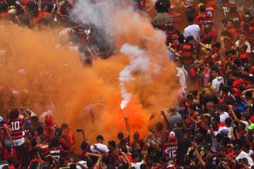 Flamengo se da un baño de masas en Rio de Janeiro Flamengo se da un baño de masas en Rio de Janeiro