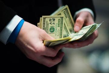 Analistas esperan un dólar por debajo de $3.700 durante junio Analistas esperan un dólar por debajo de $3.700 durante junio