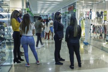 Apertura de centros comerciales Apertura de centros comerciales