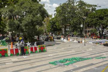 Alumbrados de Navidad ya se instalan en Envigado Alumbrados de Navidad ya se instalan en Envigado