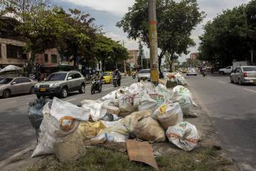 Preocupación por mal manejo de basuras en 100 zonas de Medellín Preocupación por mal manejo de basuras en 100 zonas de Medellín