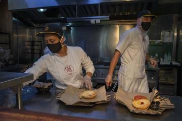 Emprendedores ya recomponen lo que la pandemia desconfiguró Emprendedores ya recomponen lo que la pandemia desconfiguró