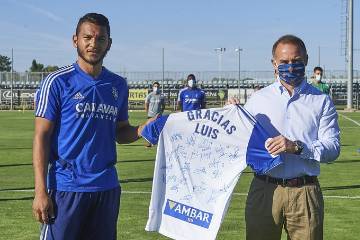 Luis Suárez recibe emotivo mensaje de despedida del Real Zaragoza Luis Suárez recibe emotivo mensaje de despedida del Real Zaragoza