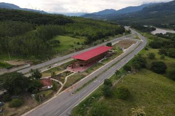 Dos vías 4G estrenaron ayer hitos constructivos Dos vías 4G estrenaron ayer hitos constructivos