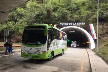 Se abre la Línea con el homenaje a sus 6.050 trabajadores Se abre la Línea con el homenaje a sus 6.050 trabajadores
