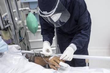 ¿Por qué el coronavirus enferma más a unas personas que a otras? ¿Por qué el coronavirus enferma más a unas personas que a otras?