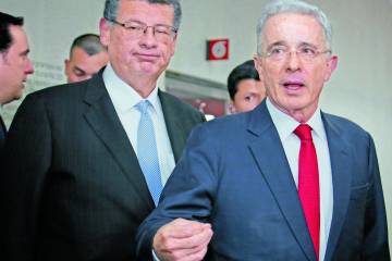 Libertad del expresidente Álvaro Uribe queda en vilo mientras jueza decide competencia Libertad del expresidente Álvaro Uribe queda en vilo mientras jueza decide competencia