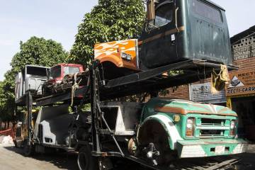 Medellín, ¿cementerio de carros? Medellín, ¿cementerio de carros?