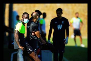 Neyder Lozano, futbolista del Granada de España, se volvió a fracturar la tibia Neyder Lozano, futbolista del Granada de España, se volvió a fracturar la tibia