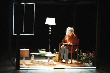 <p>Domingo,</p><p>el experimento</p><p>teatral interactivo</p> <p>Domingo,</p><p>el experimento</p><p>teatral interactivo</p>