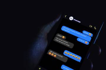 Échele un ojo al modo oscuro en su celular Échele un ojo al modo oscuro en su celular