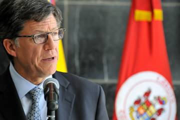 Álvaro Uribe: Human Rights Watch pide protección a testigos contra el expresidente Álvaro Uribe: Human Rights Watch pide protección a testigos contra el expresidente