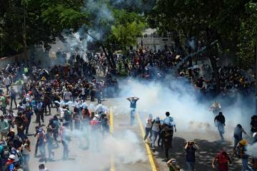 Represiones contra manifestantes de la oposición venezolana Represiones contra manifestantes de la oposición venezolana