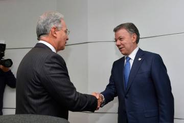 Gobernadores piden reunión entre Álvaro Uribe y Juan Manuel Santos para superar polarización Gobernadores piden reunión entre Álvaro Uribe y Juan Manuel Santos para superar polarización