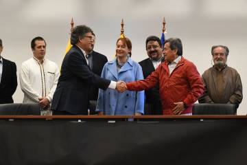 Se busca país sede para que los diálogos de paz con Eln sigan Se busca país sede para que los diálogos de paz con Eln sigan