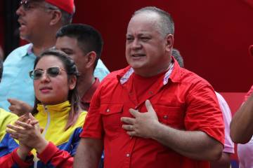 Diosdado Cabello levanta polémica por su tono de voz durante programa de Nicolás Maduro Diosdado Cabello levanta polémica por su tono de voz durante programa de Nicolás Maduro