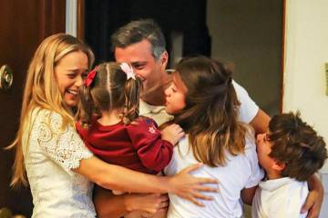 Leopoldo López ya está en Madrid, confirma su padre Leopoldo López ya está en Madrid, confirma su padre